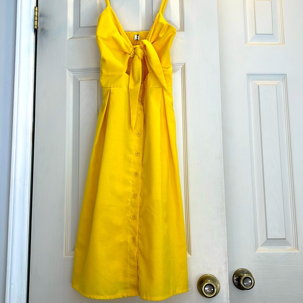 ECOWISH Size small dress Tie Knot at chest button spaghetti straps Bunched back